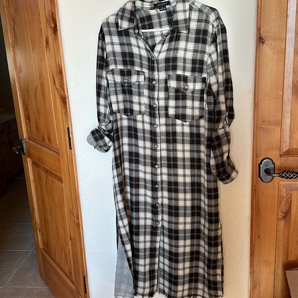 Sanctuary Shirtdress or Duster, Plaid Cotten & Rayon Cozy NWOT - never worn. - Picture 2 of 7